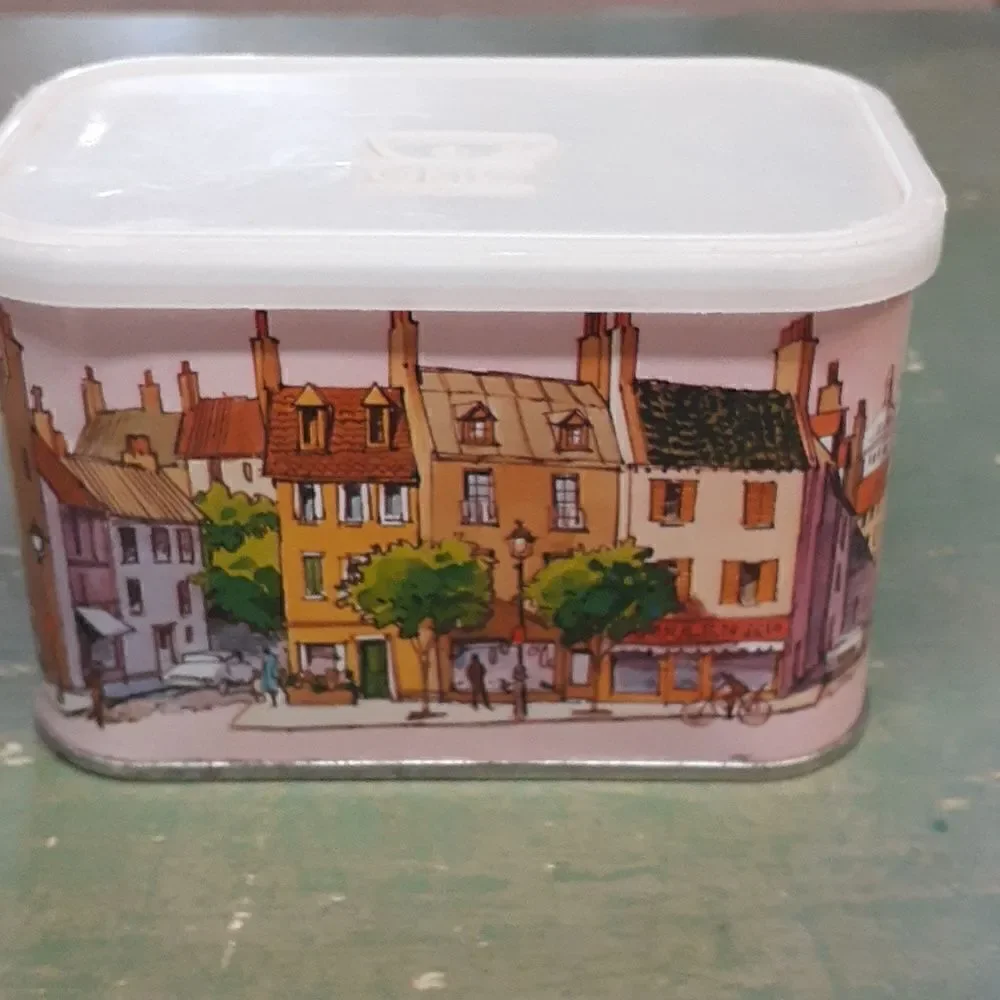 Bundle of 3 vintage coffee scenic tins.‎